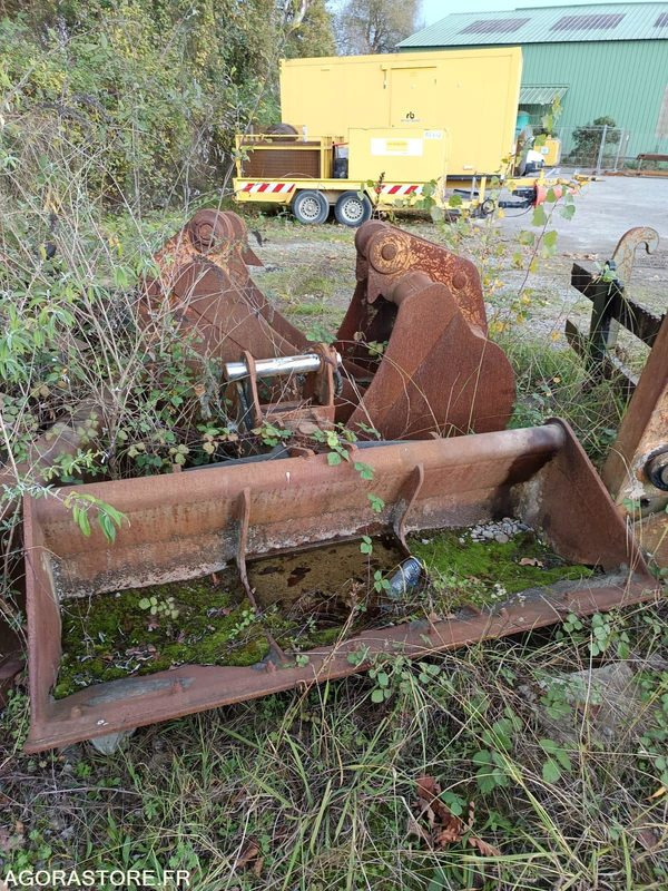 Pelle CX 135 SR - 2015 - 7000h BON ETAT - Pelle: photos 5 Pelle CX 135 SR - 2015 - 7000h BON ETAT - Pelle: photos 5