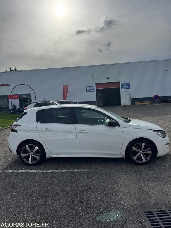 Peugeot 308 1.6 HDi 90 CV phase 2 T9 - 2014 - 172 500 KMS - Voiture: photos 2 Peugeot 308 1.6 HDi 90 CV phase 2 T9 - 2014 - 172 500 KMS - Voiture: photos 2