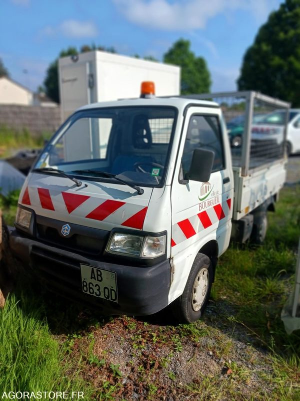 Piaggio Porter 90787 kms 2009 - Utilitaire benne: photos 1 Piaggio Porter 90787 kms 2009 - Utilitaire benne: photos 1