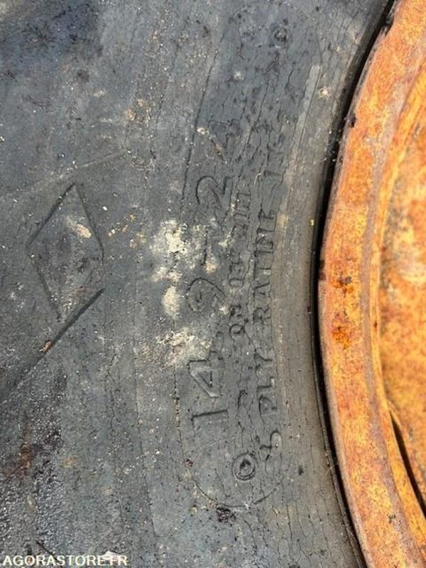 LOT DE 3 ROUES COMPLETE 14.9-24 POUR JCB 530 - Pièces de rechange pour Engins de chantier: photos 4 LOT DE 3 ROUES COMPLETE 14.9-24 POUR JCB 530 - Pièces de rechange pour Engins de chantier: photos 4