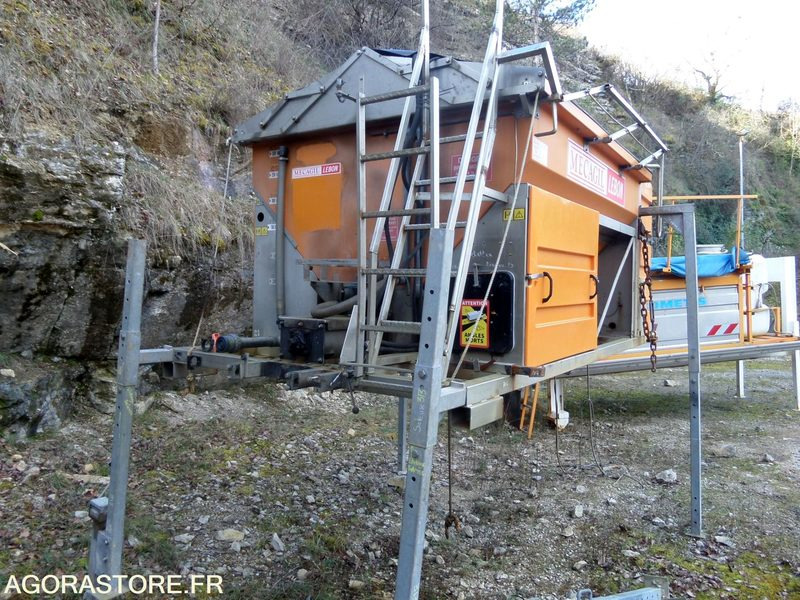 Lot saleuse pour pièces (n°63+n°313) - Pièces de rechange pour Engins de chantier: photos 3 Lot saleuse pour pièces (n°63+n°313) - Pièces de rechange pour Engins de chantier: photos 3