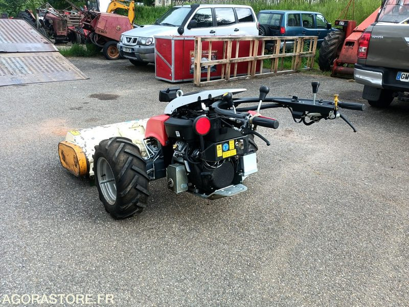 Porte outils pente Aebi CC66 + broyeur 140 heures - Matériel de jardinage: photos 4 Porte outils pente Aebi CC66 + broyeur 140 heures - Matériel de jardinage: photos 4