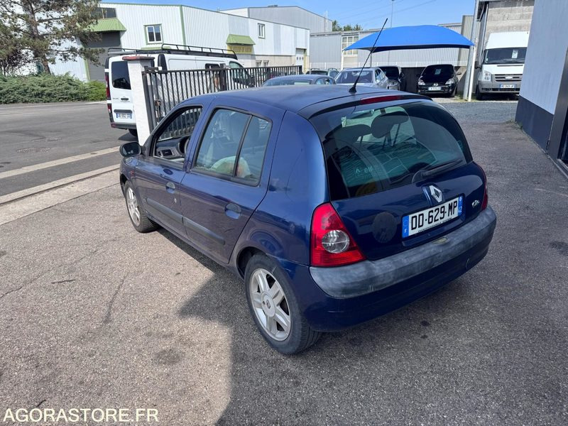 RENAULT CLIO 1.5 DCI 90CH - 2003 - 190000KMS - Voiture: photos 4 RENAULT CLIO 1.5 DCI 90CH - 2003 - 190000KMS - Voiture: photos 4