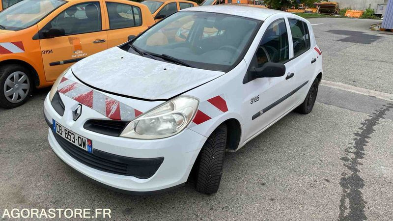 RENAULT CLIO - 2007 - 137569 KM - Voiture: photos 2 RENAULT CLIO - 2007 - 137569 KM - Voiture: photos 2