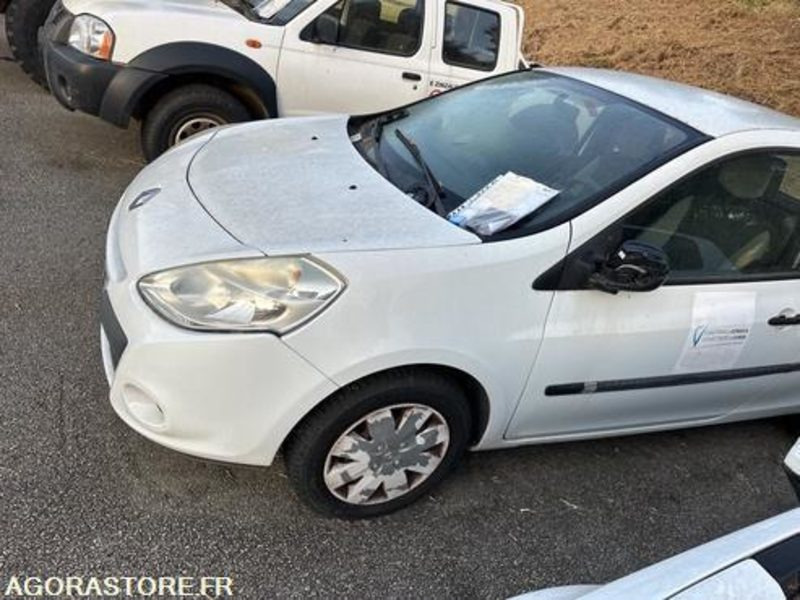 RENAULT CLIO - 2010 - 104062KM - AK212NT - Voiture: photos 3 RENAULT CLIO - 2010 - 104062KM - AK212NT - Voiture: photos 3