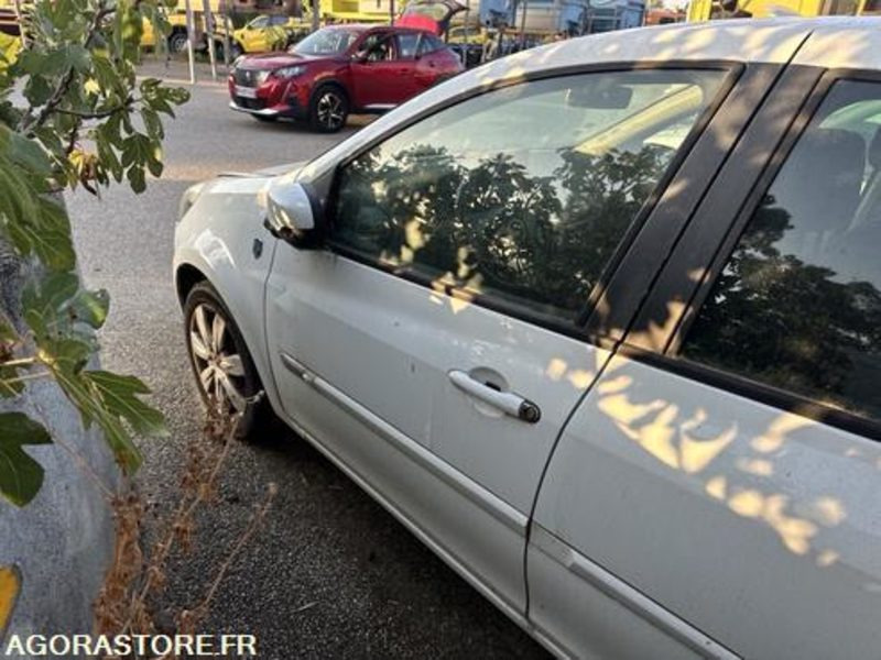 Voiture RENAULT CLIO - 2012 - 136676KM - CJ224LH: photos 12