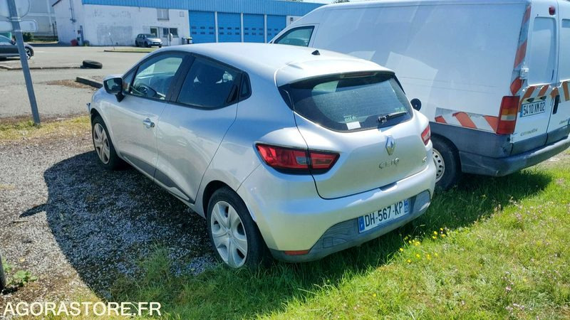 RENAULT CLIO - 2014 - 221115 KM - Voiture: photos 2 RENAULT CLIO - 2014 - 221115 KM - Voiture: photos 2