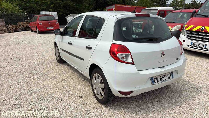 RENAULT CLIO 3 - 197 915 Kms - 2013-CW-655-QY - Voiture: photos 4 RENAULT CLIO 3 - 197 915 Kms - 2013-CW-655-QY - Voiture: photos 4