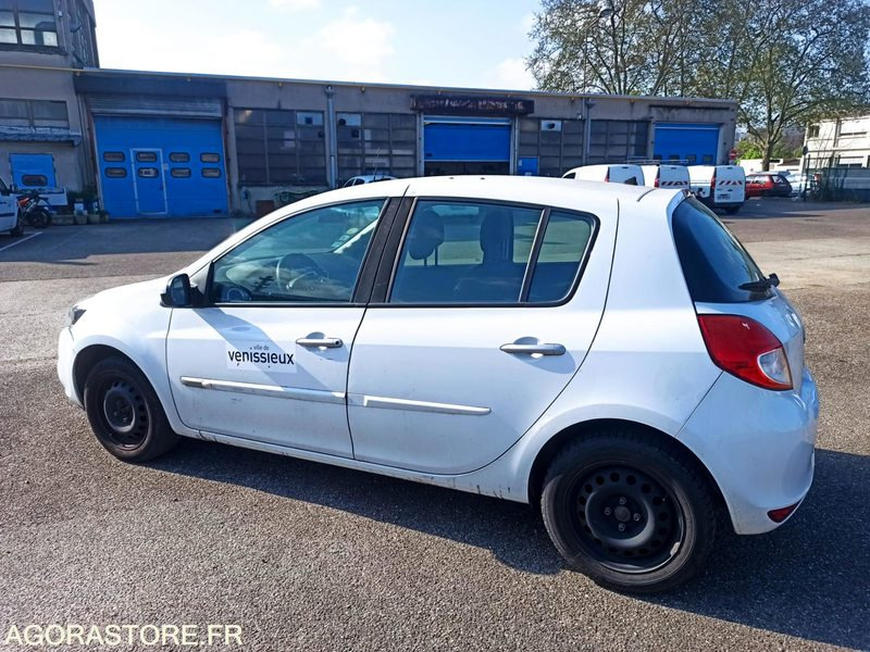 RENAULT CLIO 3 5 PORTES 5 PLACES 1.5 DCI 88CH 2011 58682KM - Voiture: photos 3 RENAULT CLIO 3 5 PORTES 5 PLACES 1.5 DCI 88CH 2011 58682KM - Voiture: photos 3