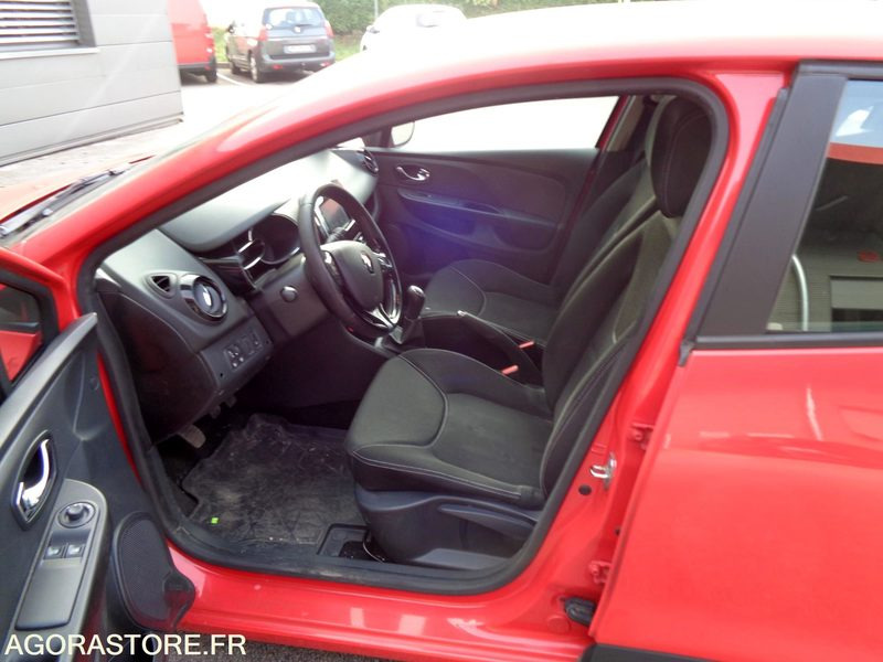 RENAULT CLIO 4 CZ.199.GB - Voiture: photos 3 RENAULT CLIO 4 CZ.199.GB - Voiture: photos 3