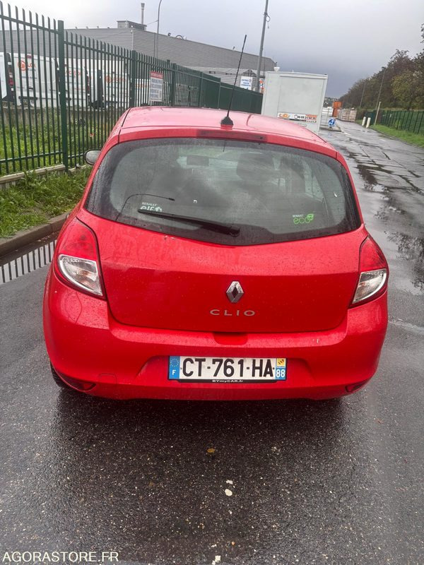 RENAULT - CLIO III (1.5 DCI) - DIESEL - 212000 kms - année 2013 - Voiture: photos 4 RENAULT - CLIO III (1.5 DCI) - DIESEL - 212000 kms - année 2013 - Voiture: photos 4