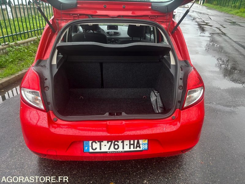 RENAULT - CLIO III (1.5 DCI) - DIESEL - 212000 kms - année 2013 - Voiture: photos 5 RENAULT - CLIO III (1.5 DCI) - DIESEL - 212000 kms - année 2013 - Voiture: photos 5
