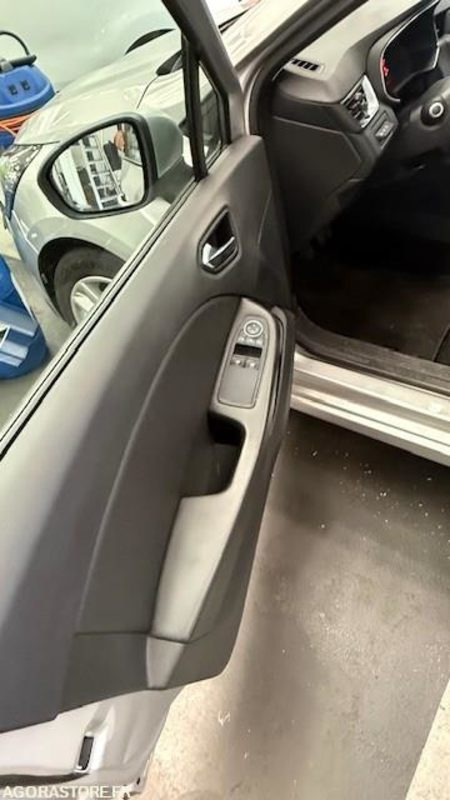 RENAULT CLIO V Diesel - 35000km - 2019 - Voiture: photos 5 RENAULT CLIO V Diesel - 35000km - 2019 - Voiture: photos 5