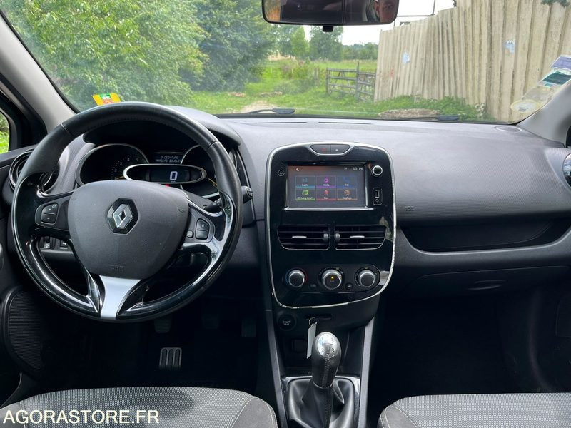 RENAULT Clio IV 5 portes 1.5 dCi 90cv Business 2015 135000 km - Voiture: photos 5 RENAULT Clio IV 5 portes 1.5 dCi 90cv Business 2015 135000 km - Voiture: photos 5