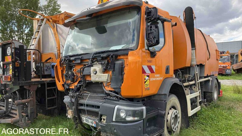 RENAULT DXI 310 - Balayeuse de voirie: photos 1 RENAULT DXI 310 - Balayeuse de voirie: photos 1