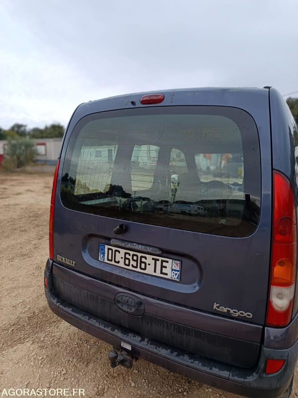 RENAULT KANGOO 1.5 DCI - 2003 - 227000KMS - Voiture: photos 4 RENAULT KANGOO 1.5 DCI - 2003 - 227000KMS - Voiture: photos 4