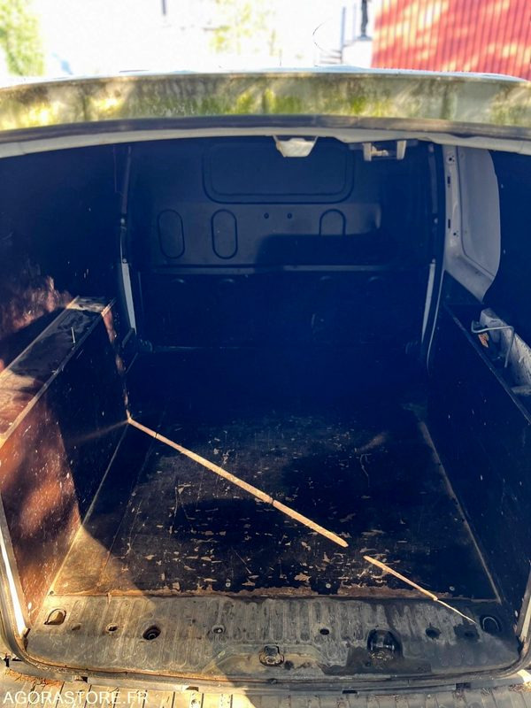 RENAULT KANGOO - 2013 / 383982 KM(CW-749-EJ) (MD233) - Fourgonnette: photos 1 RENAULT KANGOO - 2013 / 383982 KM(CW-749-EJ) (MD233) - Fourgonnette: photos 1