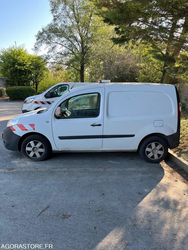 RENAULT KANGOO - 2013 / 383982 KM(CW-749-EJ) (MD233) - Fourgonnette: photos 5 RENAULT KANGOO - 2013 / 383982 KM(CW-749-EJ) (MD233) - Fourgonnette: photos 5