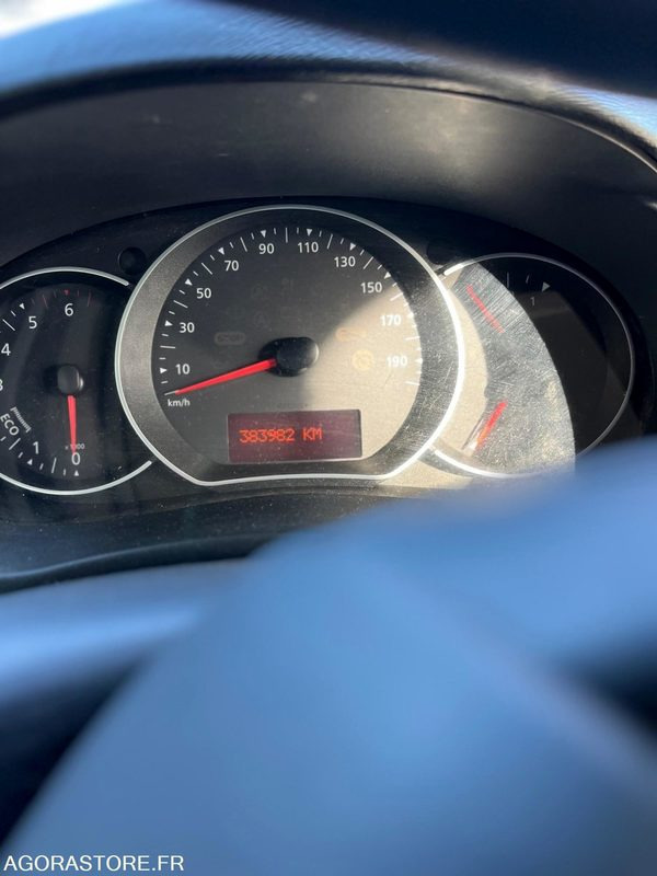 RENAULT KANGOO - 2013 / 383982 KM(CW-749-EJ) (MD233) - Fourgonnette: photos 4 RENAULT KANGOO - 2013 / 383982 KM(CW-749-EJ) (MD233) - Fourgonnette: photos 4