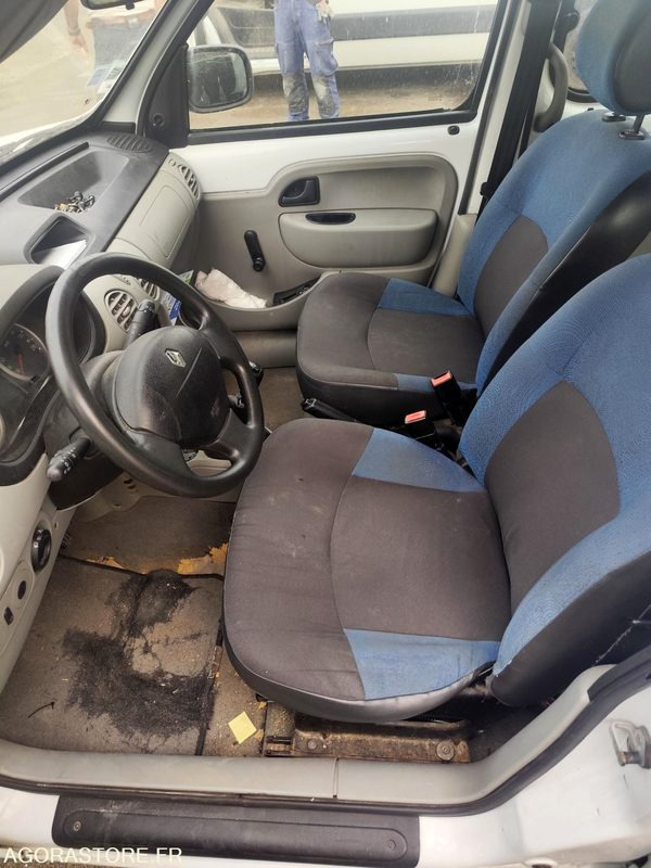 RENAULT KANGOO ESSENCE - Fourgonnette: photos 3 RENAULT KANGOO ESSENCE - Fourgonnette: photos 3
