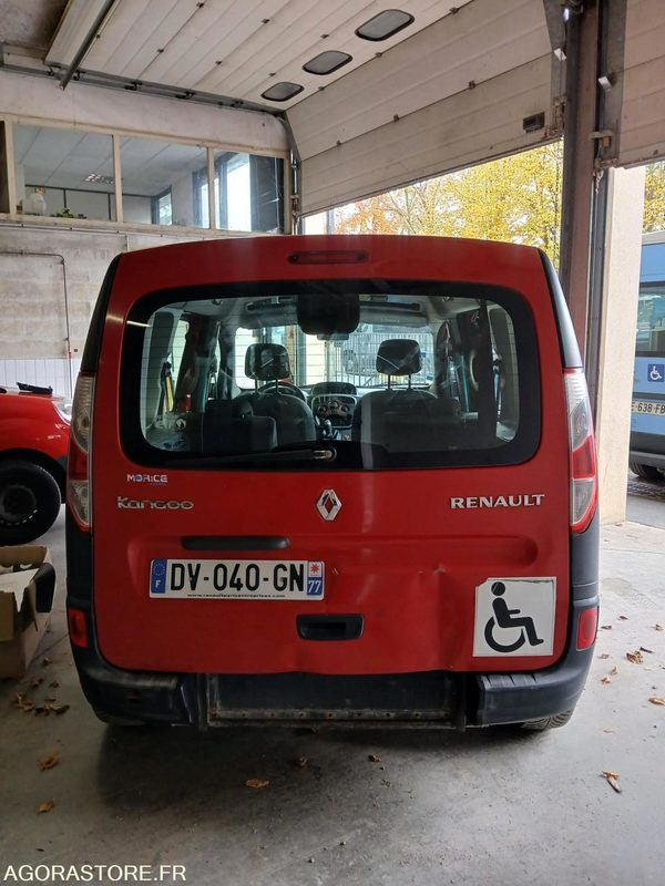 RENAULT KANGOO TPMR N°150546 - Bus scolaire: photos 2 RENAULT KANGOO TPMR N°150546 - Bus scolaire: photos 2