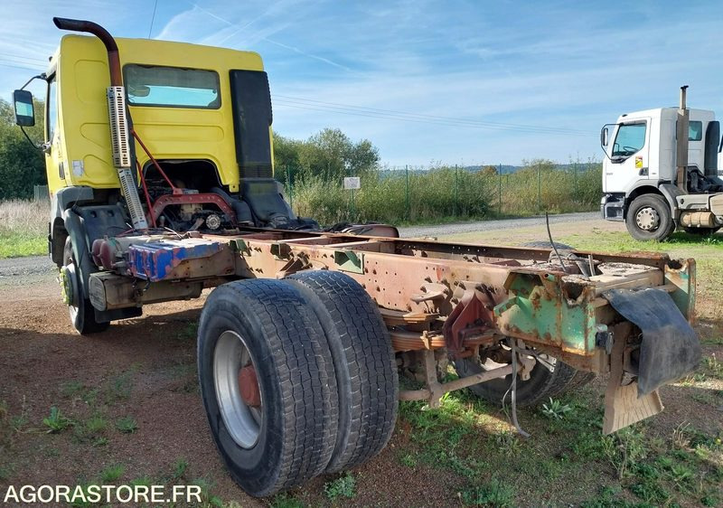 RENAULT KERAX 300-19 / 1999 / 660960 km - Châssis cabine: photos 2 RENAULT KERAX 300-19 / 1999 / 660960 km - Châssis cabine: photos 2