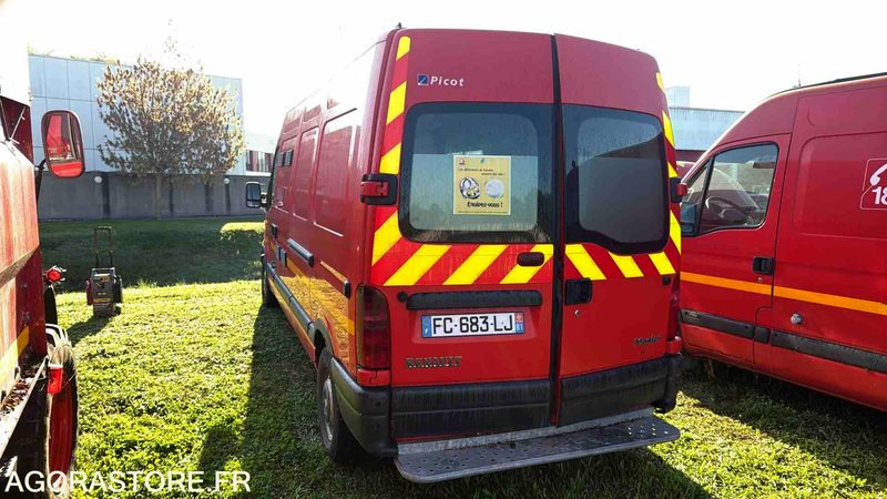 RENAULT MASTER - 112525KM - 2003 - Fourgon utilitaire: photos 3 RENAULT MASTER - 112525KM - 2003 - Fourgon utilitaire: photos 3