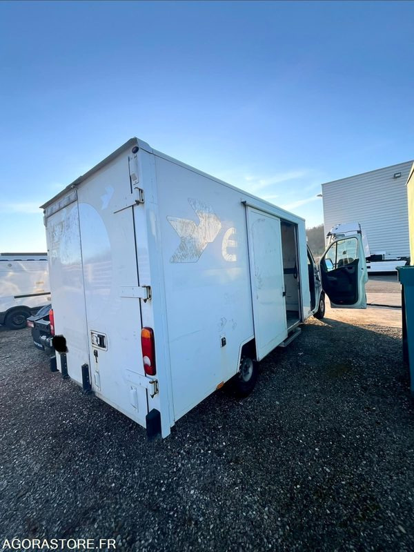 RENAULT MASTER - 2015 - 336611 Kms - Fourgon utilitaire: photos 4 RENAULT MASTER - 2015 - 336611 Kms - Fourgon utilitaire: photos 4