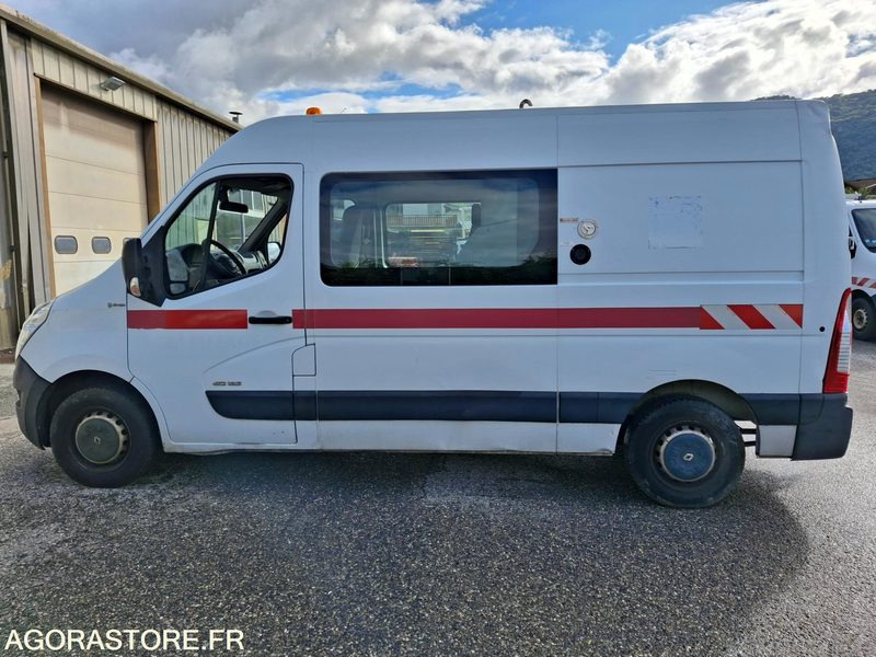 RENAULT MASTER  7 places (non roulant) - 2015 / 187644 KM - Fourgon utilitaire: photos 2 RENAULT MASTER  7 places (non roulant) - 2015 / 187644 KM - Fourgon utilitaire: photos 2