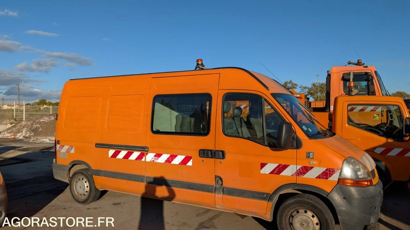 RENAULT MASTER FM-521-JQ - 2006 - Fourgon utilitaire: photos 2 RENAULT MASTER FM-521-JQ - 2006 - Fourgon utilitaire: photos 2