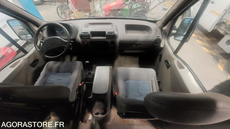 RENAULT MASTER II L2H2 94527 kms 1998 - Fourgon utilitaire: photos 5 RENAULT MASTER II L2H2 94527 kms 1998 - Fourgon utilitaire: photos 5