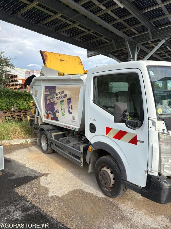 RENAULT MAXITY DIESEL AM 2013 BOM 83275KM CT-350-LL N° VIN: VF6SNFF24D3153920 - Utilitaire benne: photos 4 RENAULT MAXITY DIESEL AM 2013 BOM 83275KM CT-350-LL N° VIN: VF6SNFF24D3153920 - Utilitaire benne: photos 4