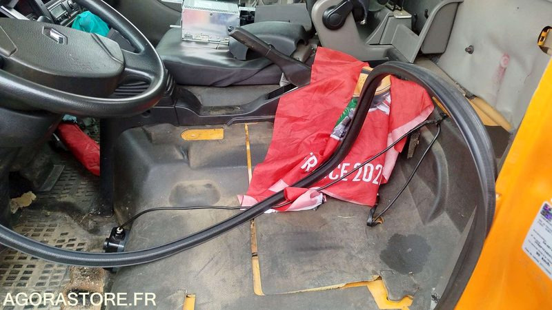 RENAULT MAXITY POUR PIECES - 2013 - 143000km - DA887DA - Utilitaire benne: photos 4 RENAULT MAXITY POUR PIECES - 2013 - 143000km - DA887DA - Utilitaire benne: photos 4