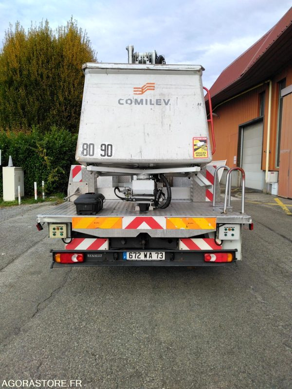 RENAULT MIDLUM 190 NACELLE - Camion avec nacelle: photos 4 RENAULT MIDLUM 190 NACELLE - Camion avec nacelle: photos 4