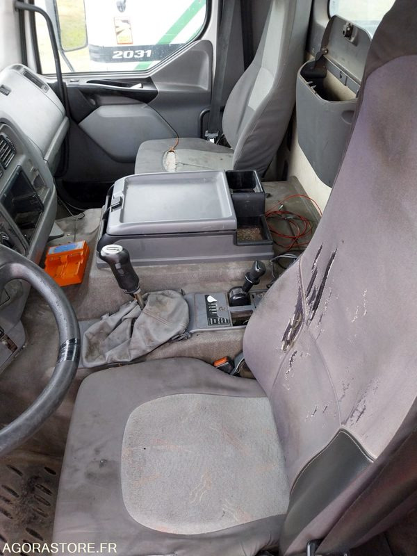 RENAULT PREMIUM 370-19 / 2007 / 371820 km - Châssis cabine: photos 5 RENAULT PREMIUM 370-19 / 2007 / 371820 km - Châssis cabine: photos 5