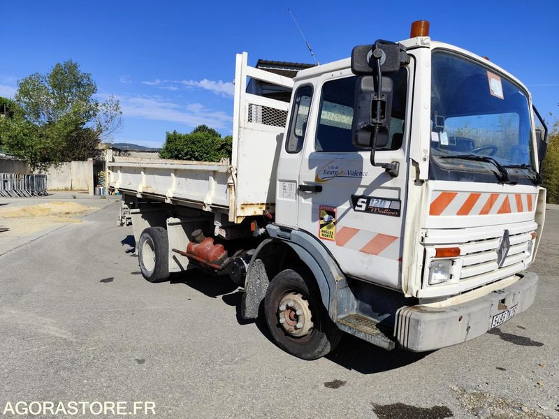 RENAULT S120 CAMION BENNE 1994 144 599 KMS BON ETAT - Utilitaire benne: photos 2 RENAULT S120 CAMION BENNE 1994 144 599 KMS BON ETAT - Utilitaire benne: photos 2