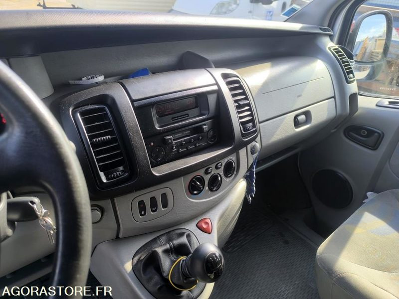 RENAULT TRAFIC 2004 - 152227KM - Minibus, Transport de personnes: photos 2 RENAULT TRAFIC 2004 - 152227KM - Minibus, Transport de personnes: photos 2