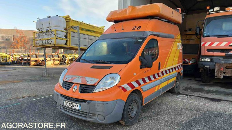 RENAULT TRAFIC - 2014 - 439000 KM - DC986YM - Fourgon utilitaire: photos 3 RENAULT TRAFIC - 2014 - 439000 KM - DC986YM - Fourgon utilitaire: photos 3