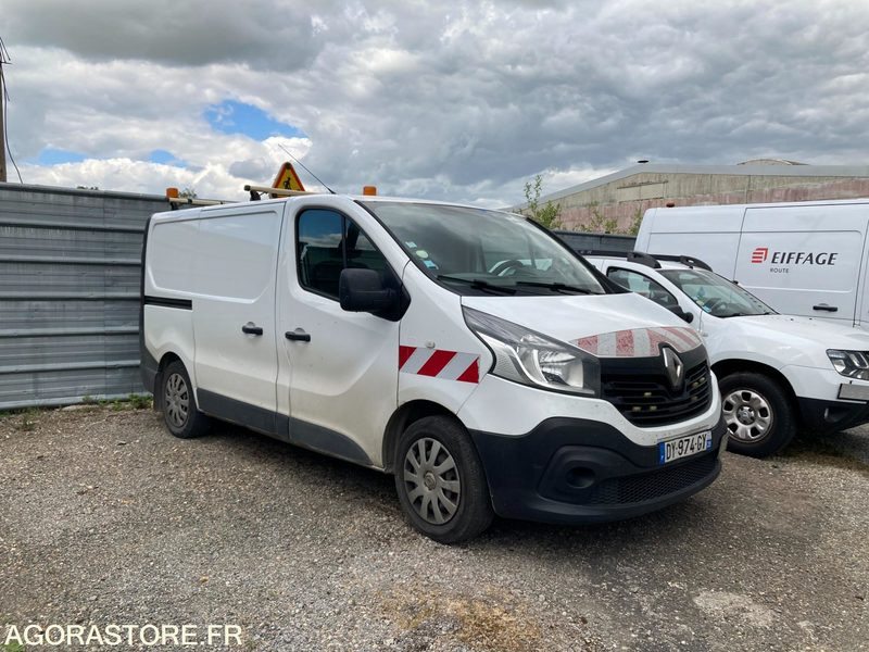 RENAULT TRAFIC - 2015 / 227603 KM (DY-974-GY) (MVU228) - Fourgon utilitaire: photos 3 RENAULT TRAFIC - 2015 / 227603 KM (DY-974-GY) (MVU228) - Fourgon utilitaire: photos 3