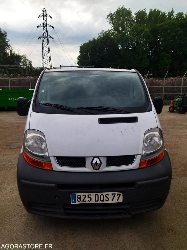RENAULT TRAFIC DE 2005  71234 KM - Fourgon utilitaire: photos 1 RENAULT TRAFIC DE 2005  71234 KM - Fourgon utilitaire: photos 1