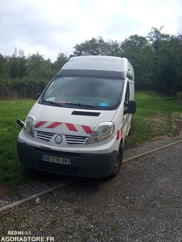 RENAULT TRAFIC - Fourgon utilitaire: photos 2 RENAULT TRAFIC - Fourgon utilitaire: photos 2