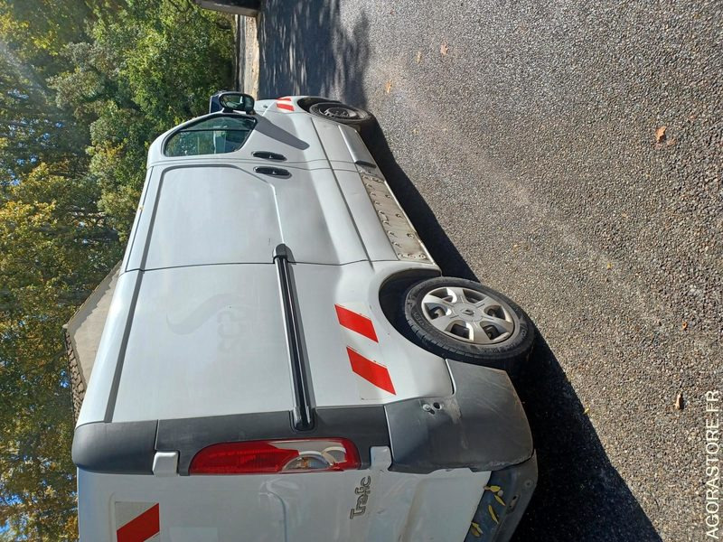 RENAULT TRAFIC / REF SCP : 818 - Fourgon utilitaire: photos 1 RENAULT TRAFIC / REF SCP : 818 - Fourgon utilitaire: photos 1
