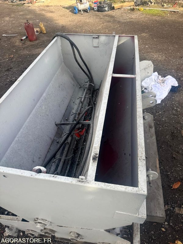 Regarnisseur de pelouse PRO-SEED - Matériel de jardinage: photos 3 Regarnisseur de pelouse PRO-SEED - Matériel de jardinage: photos 3