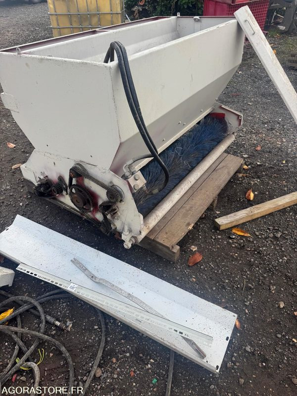 Regarnisseur de pelouse PRO-SEED - Matériel de jardinage: photos 4 Regarnisseur de pelouse PRO-SEED - Matériel de jardinage: photos 4