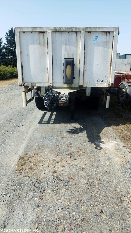 REMORQUE - SAMRO REMORQUE 3ESS PLATEAU - 2004 - BG-713-LR - Remorque: photos 4 REMORQUE - SAMRO REMORQUE 3ESS PLATEAU - 2004 - BG-713-LR - Remorque: photos 4