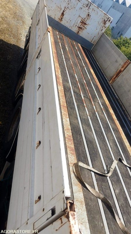 REMORQUE - SAMRO REMORQUE 3ESS PLATEAU - 2004 - BG-713-LR - Remorque: photos 5 REMORQUE - SAMRO REMORQUE 3ESS PLATEAU - 2004 - BG-713-LR - Remorque: photos 5