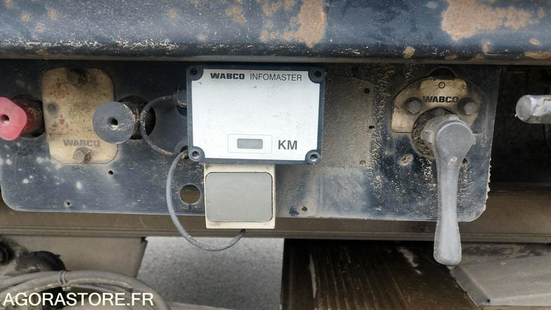 SEMI TROUILLET 3ESS PLSC HAYON - 2013 - CY-148-GF - Remorque: photos 5 SEMI TROUILLET 3ESS PLSC HAYON - 2013 - CY-148-GF - Remorque: photos 5