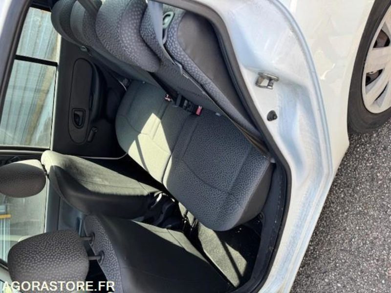 Renault CLIO 2 - Voiture: photos 5 Renault CLIO 2 - Voiture: photos 5