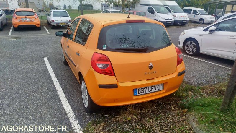 Renault Clio 1.5 DCI - 2008 - 99525km - 637CFV31 - Voiture: photos 3 Renault Clio 1.5 DCI - 2008 - 99525km - 637CFV31 - Voiture: photos 3
