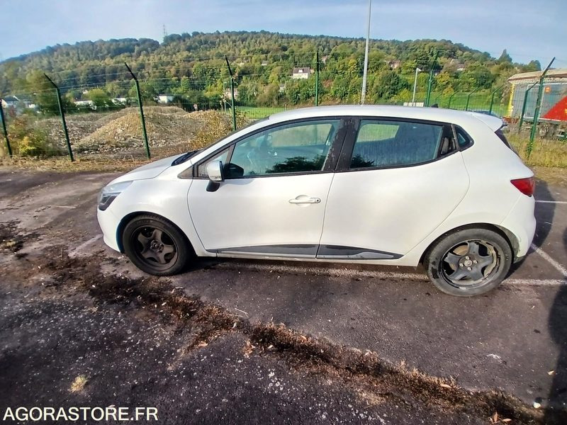Renault Clio IV – Diesel – 2015-204 746 km - Voiture: photos 5 Renault Clio IV – Diesel – 2015-204 746 km - Voiture: photos 5